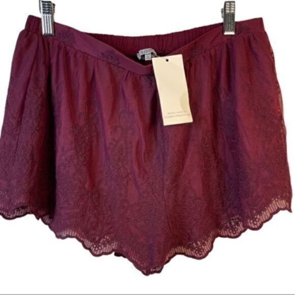 Tobi Pants - Tobi Red Wine Burgundy Lace Scalloped Edge Shorts Medium NWT